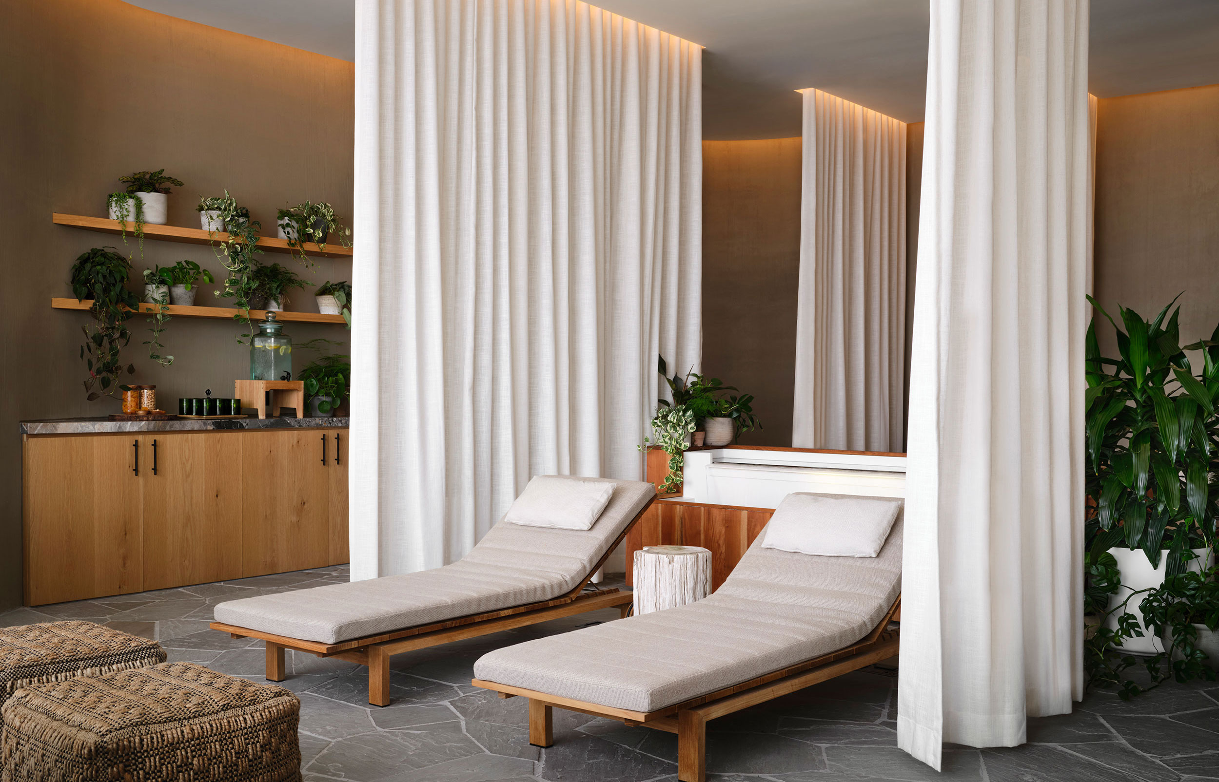 1Hotel Nashville Day2 S0335 Crop