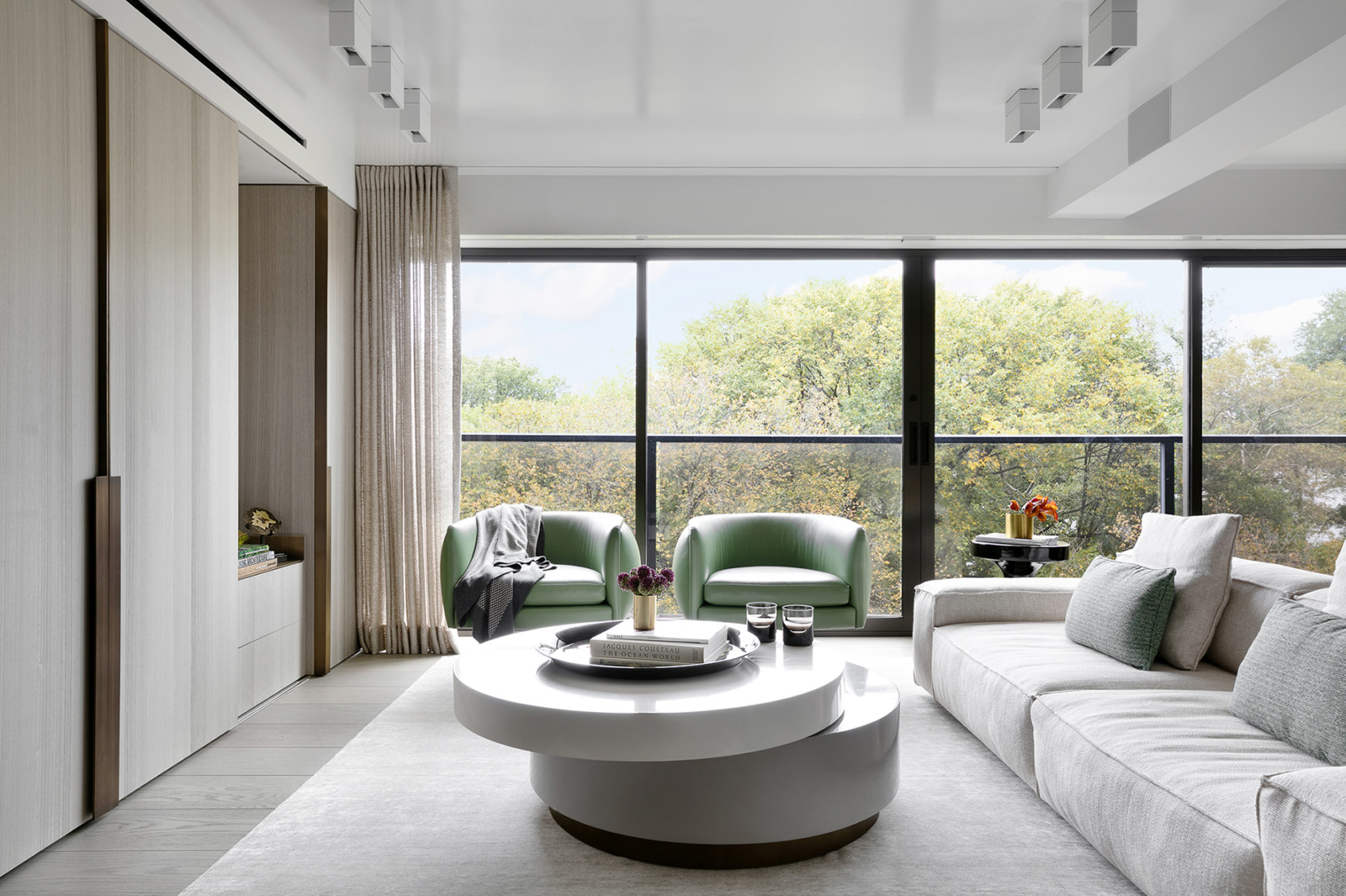 Before & After: Fifth Avenue Duplex Renovation - Workshop/APD
