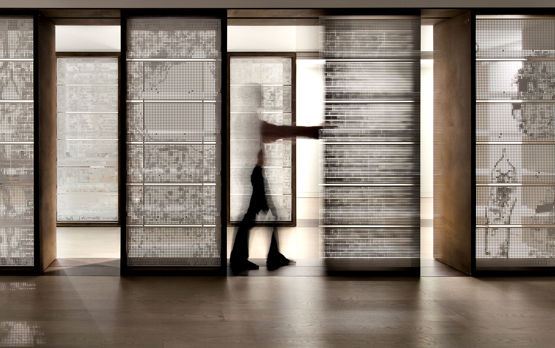 FOX 016 300dpi Dotan